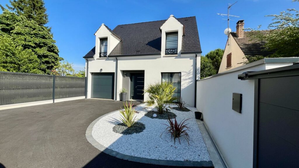 Construction d'une maison R+Combles de 108m² avec garage intégré