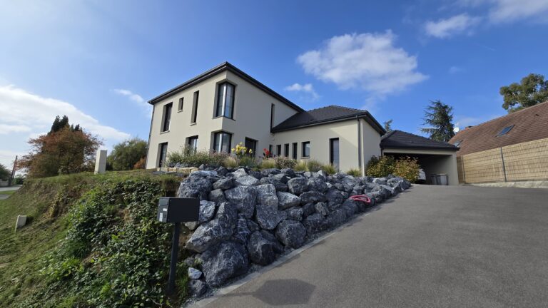 Construction d'une maison R+1 avec garage indépendant