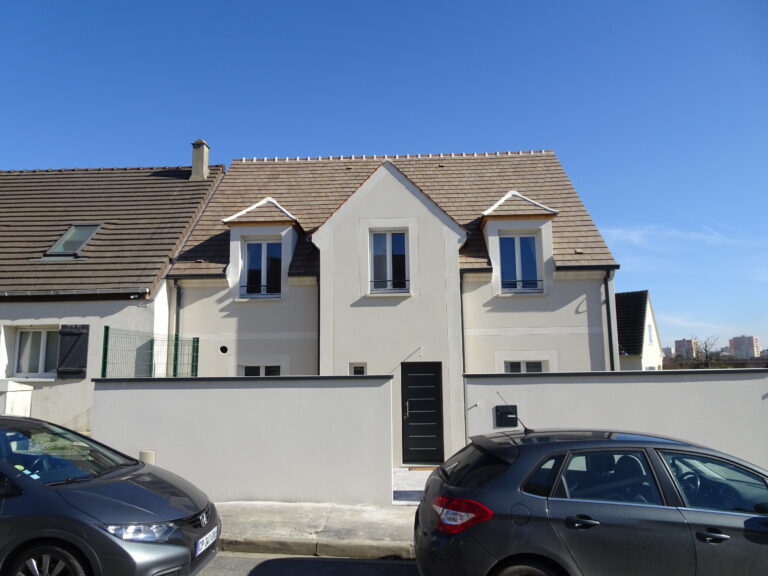 Façade avant Maison R+C 132,37m²