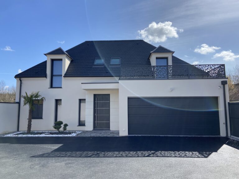 Photo Façade avant maison R+combles construite dans l'Oise par Maisons RDV